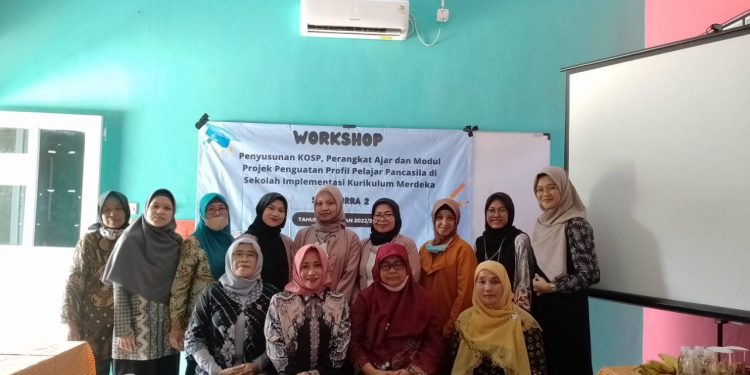Siap untuk MERDEKA. SLB Akirra 2 Selenggarakan Workshop tentang Implementasi Kurikulum Merdeka